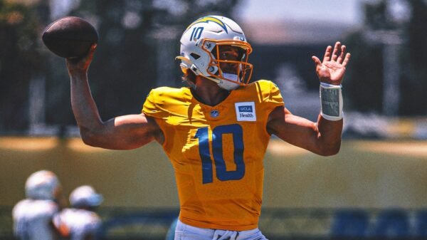 Chargers QB Justin Herbert returns to practice after missing 2 weeks with foot injury