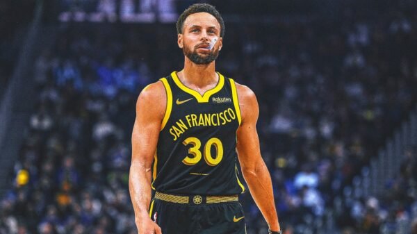 Steph Curry, Warriors agree to extension through 2026-27 season