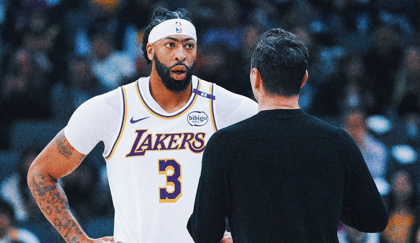 Lakers big man Anthony Davis exits Christmas game with sprained left ankle