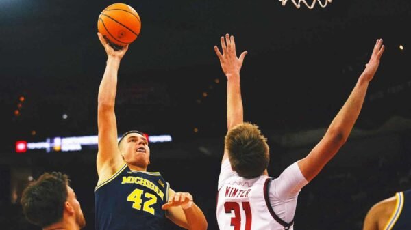 Michigan tops No. 11 Wisconsin 67-64 as Badgers take their 1st loss