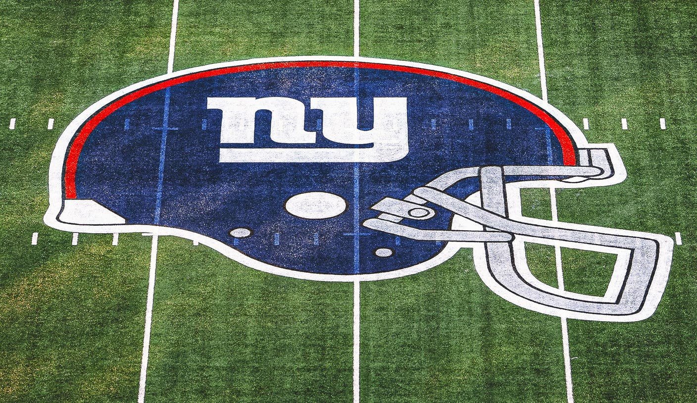 Plane circles MetLife Stadium with message to fix the Giants' 'dumpster fire'