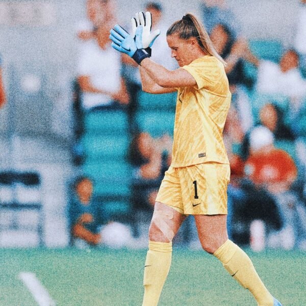 Olympic star Alyssa Naeher honored as USWNT's top player of 2024