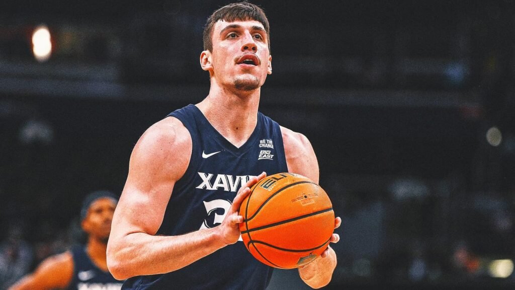 Xavier holds on down the stretch to earn 59-57 road upset at No. 7 Marquette