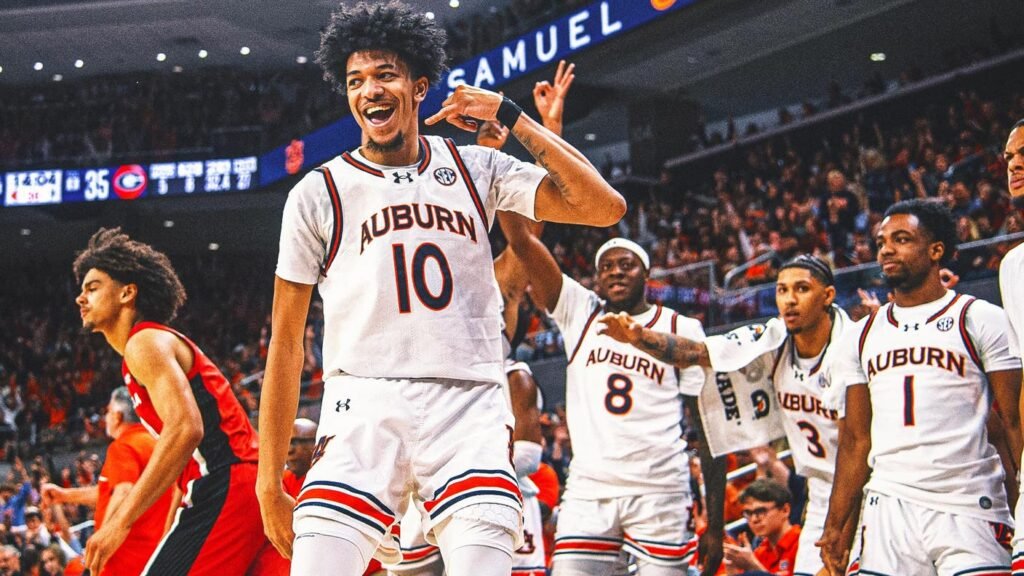 AP Top 25: Auburn holding strong atop men's poll; preseason No. 1 Kansas out