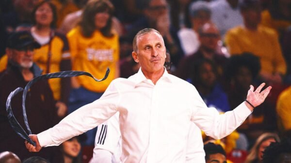 Bobby Hurley waves Arizona State players off court after loss to Arizona