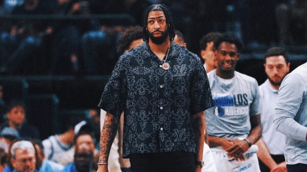 Anthony Davis is 'improving daily,' but Mavs still have no timetable for his return